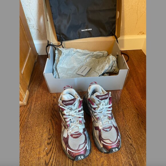 Balenciaga Runner Sneaker Burgundy and White Size:39 - Picture 15 of 15